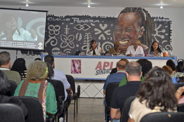 greve-dos-professores-de-salvador-chega-ao-fim-apos-74-dias
