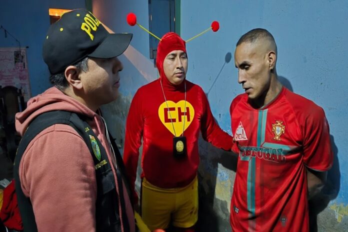 policial-se-veste-de-chapolin-colorado-e-prende-traficantes-no-peru