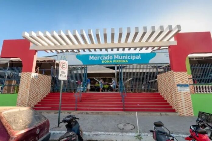 mulher-morre-apos-vomitar-sangue-em-calcada-de-mercado-municipal-em-bom-jesus-da-lapa