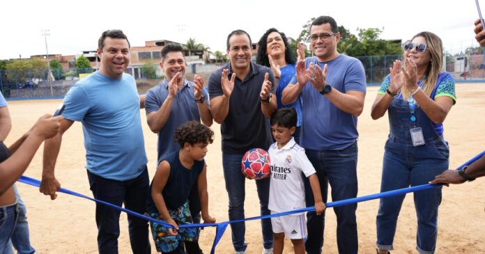 prefeitura-de-salvador-entrega-requalificacao-de-campo-no-bairro-da-valeria