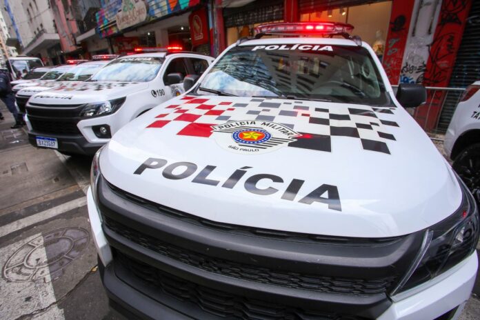 adolescente-de-15-anos-fica-mais-de-1-mes-em-carcere-com-3-homens