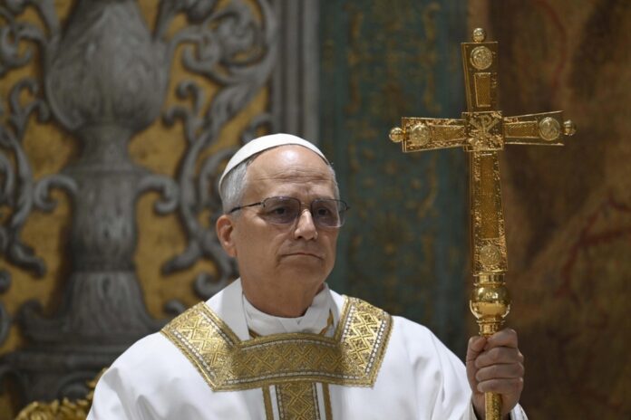 papa-conversa-com-netanyahu-um-dia-apos-bombardeio-israelense-contra-igreja-em-gaza