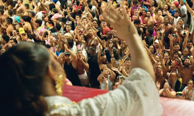 preta-gil-curtiu-carnaval-em-salvador-e-foi-celebrada-por-famosos