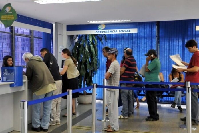 fraude-do-inss:-o-que-se-sabe-ate-agora-sobre-o-esquema-de-descontos-ilegais-na-folha-de-aposentados-e-pensionistas