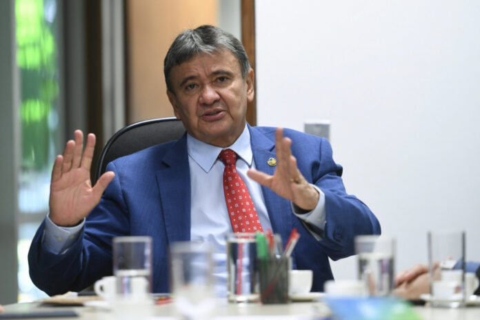 tarifaco-pode-desequilibrar-mercado-interno-no-brasil,-alerta-ministro