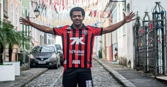 romarinho-e-regularizado-no-bid;-veja-quando-deve-ser-a-provavel-estreia-pelo-vitoria