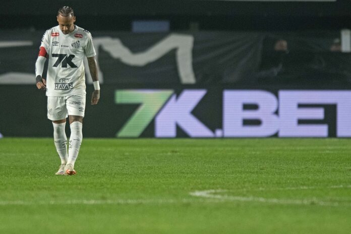 neymar-comemora-gol-que-nao-existiu-no-jogo-contra-o-internacional;-veja-o-lance