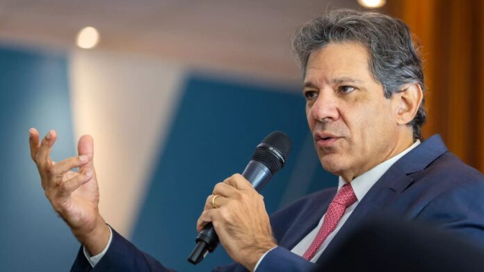 secretario-entrega-equipamentos-agricolas-a-73-cidades-da-bahia