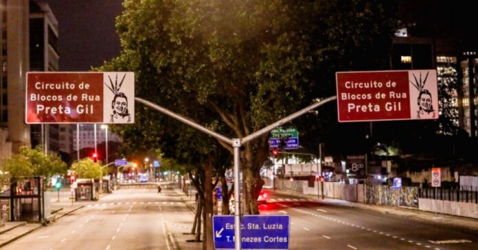 video:-prefeitura-do-rio-instala-placas-em-homenagem-a-preta-gil-com-mudanca-de-nome-em-circuito-do-carnaval