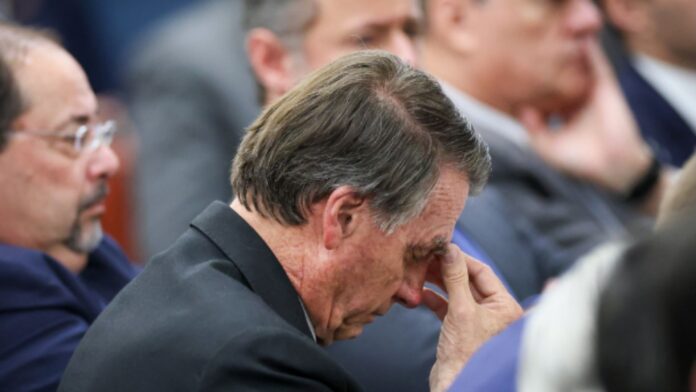 bolsonaro-e-multado-em-r$-150-mil-por-fala-sobre-adolescentes-venezuelanas