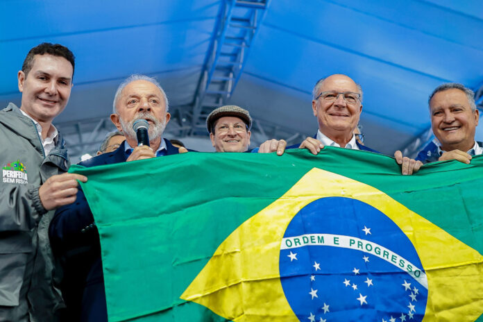 lula-diz-que-alckmin-liga-para-eua,-mas-ninguem-quer-conversar-com-ele