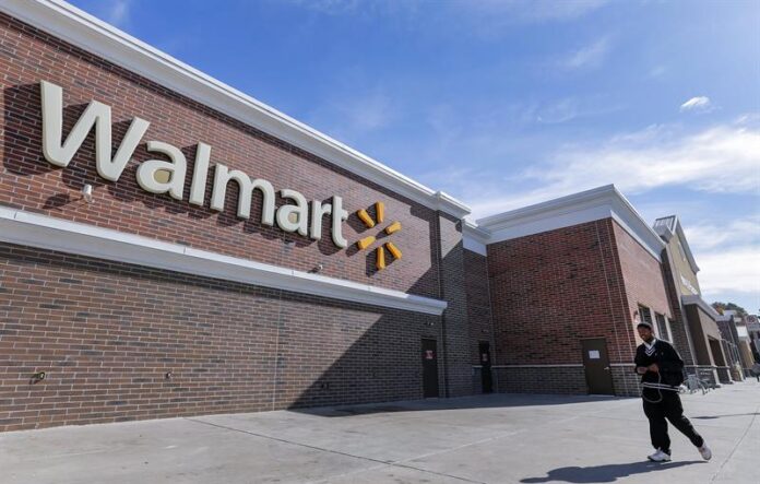 ao-menos-10-pessoas-sao-esfaqueadas-dentro-de-um-walmart-nos-eua;-suspeito-e-detido