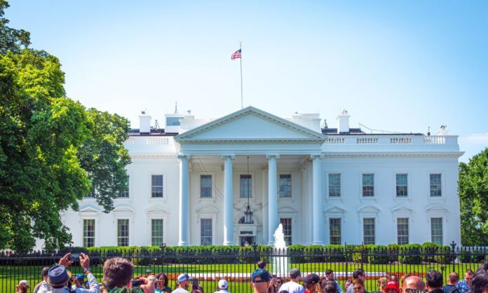 senadores-brasileiros-vao-a-washington-para-negociar-tarifa-de-50%-imposta-pelos-eua