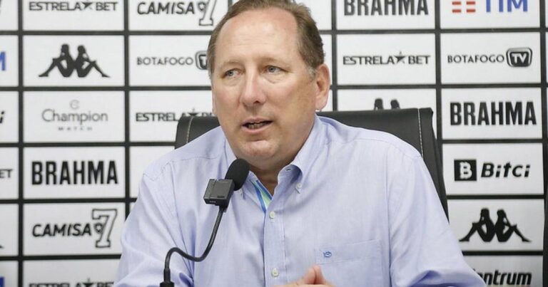 Textor diz que Botafogo financia prejuízos do Lyon e admite negociação para separar clube da Eagle Football