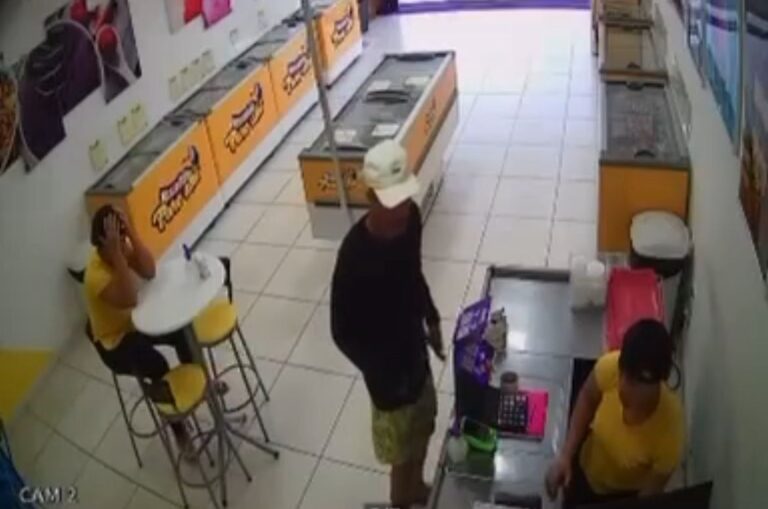 homem-invade-acaiteria-e-leva-celulares-em-santo-antonio-de-jesus