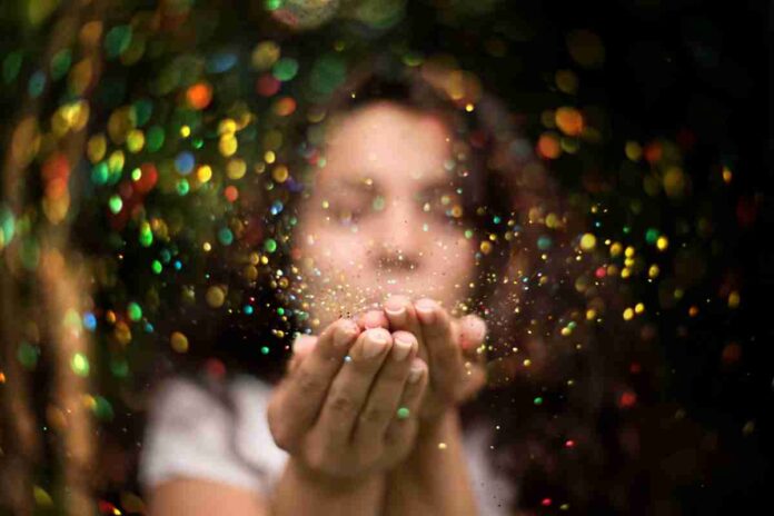 tecnica-viral-usa-spray-de-glitter-para-dedurar-homens-casados-infieis
