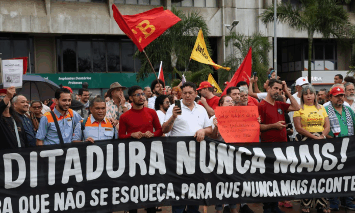 numero-de-autocracias-supera-o-de-democracias-no-mundo,-revela-estudo
