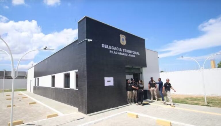 homem-e-assassinado-a-tiros-dentro-de-comercio-no-norte-da-bahia