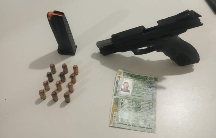cac-e-preso-por-porte-ilegal-e-liberado-em-audiencia-de-custodia;-arma-fica-apreendida