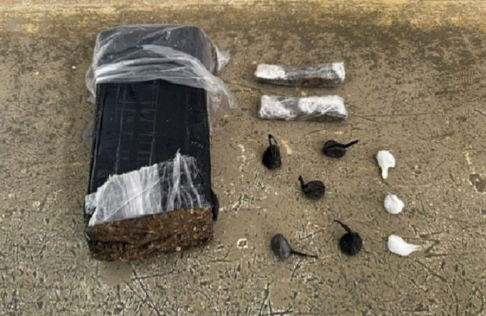 suspeitos-fogem-e-abandonam-maconha-e-cocaina-durante-ronda-policial-na-urbis-em-teixeira-de-freitas