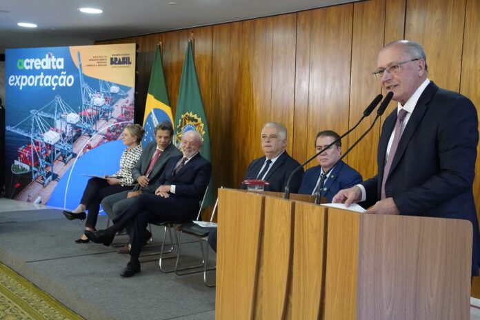 alckmin-diz-que-brasil-mantem-dialogo-sobre-tarifas-com-eua-por-canais-institucionais-e-‘em-reserva’