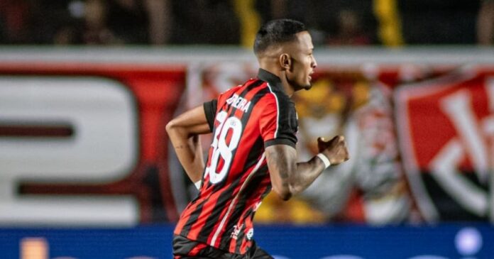 pouco-utilizado,-leo-pereira-deixa-o-vitoria-e-acerta-com-o-sport