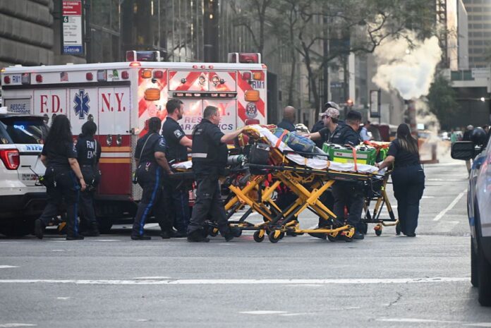 ataque-a-tiros-em-famosa-avenida-de-nova-york-deixa-ao-menos-5-mortos