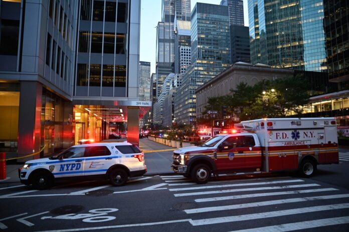 ataque-a-tiros-deixa-ao-menos-cinco-mortos-em-nova-york