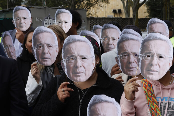 alvaro-uribe-e-declarado-culpado-por-tentativa-de-suborno-na-colombia