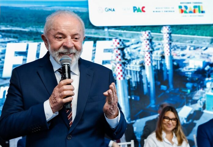 ‘espero-que-o-presidente-dos-estados-unidos-reflita-a-importancia-do-brasil’,-diz-lula