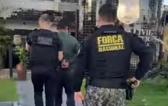 foragido-da-paraiba-por-violencia-domestica-e-preso-na-orla-de-porto-seguro