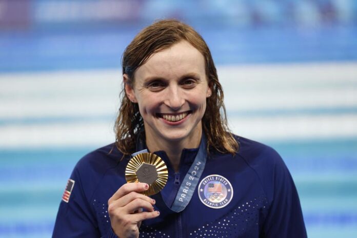 katie-ledecky-vence-prova-dos-1.500-m-e-e-campea-mundial-pela-22a-vez
