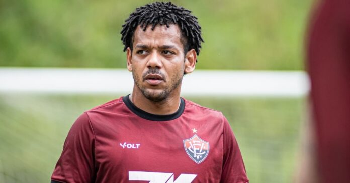 vitoria-se-reapresenta-e-romarinho-treina-de-olho-em-estreia-contra-o-palmeiras