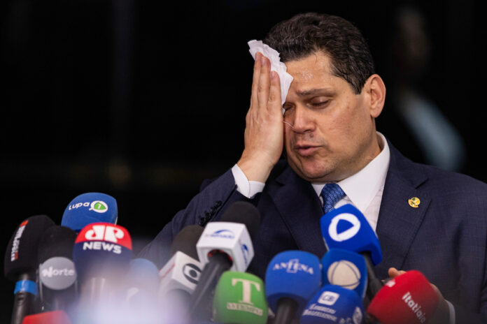alcolumbre-nao-atende-ligacoes-apos-risco-de-sofrer-sancao-de-trump