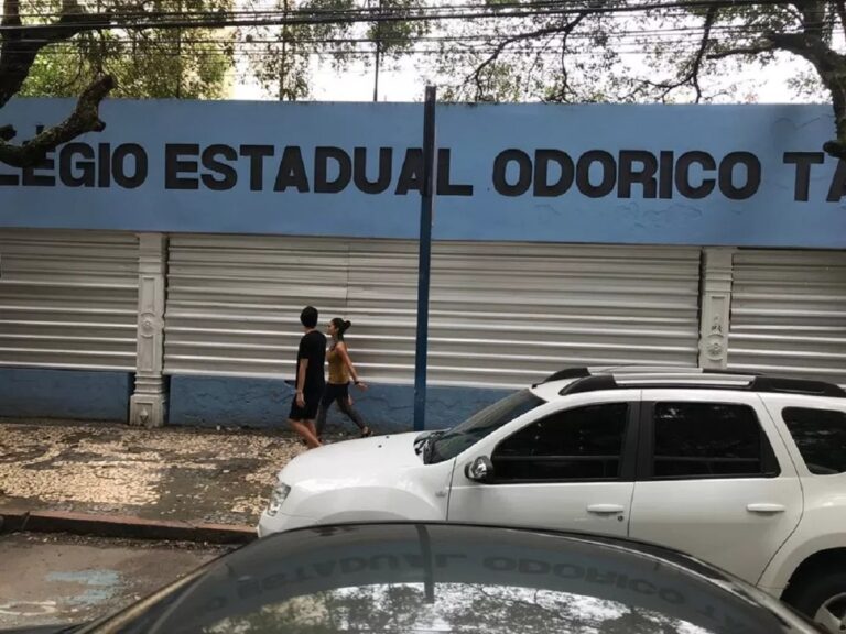 governo-da-bahia-suspende-leilao-do-colegio-odorico-tavares