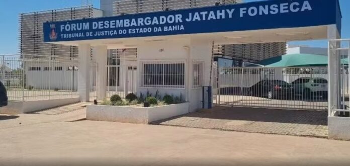 juri-condena-a-42-anos-de-prisao-acusado-de-matar-pais-de-namorado-da-ex;-crime-ocorreu-em-luis-eduardo-magalhaes