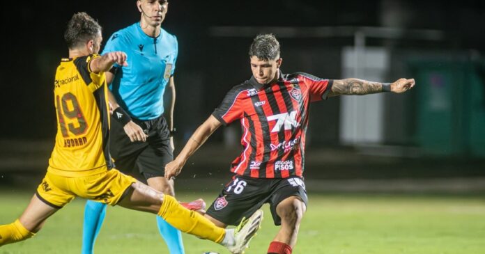 com-oito-empates-em-17-partidas,-vitoria-lidera-estatistica-de-igualdades-na-serie-a