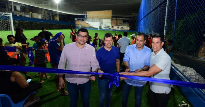 prefeitura-entrega-campo-esportivo-em-cajazeiras-x-e-chega-a-marca-de-80-equipamentos-com-grama-sintetica-inaugurados
