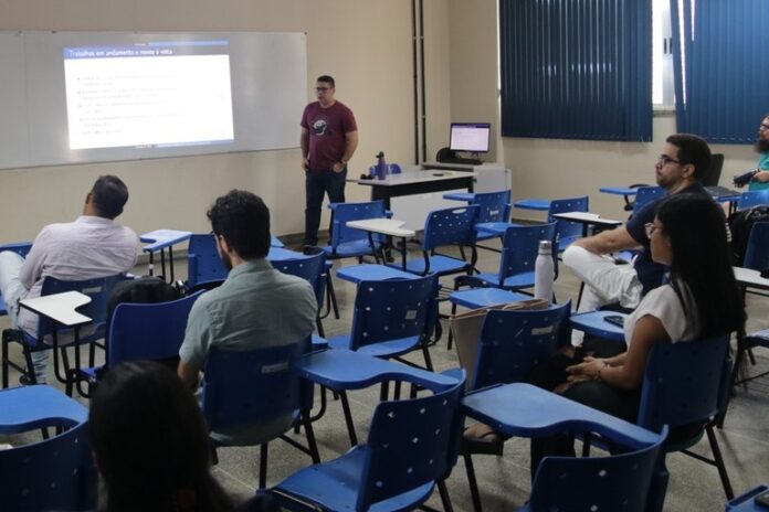 inscricoes-para-selecao-de-professores-substitutos-da-ufob-terminam-nesta-quinta;-salarios-vao-ate-r$-6,3-mil