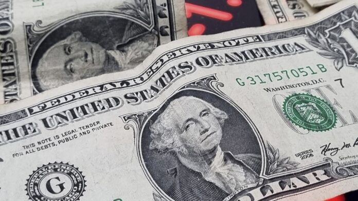 dolar-fecha-a-r$-5,60-afetado-por-tarifaco-e-ibovespa-tem-o-pior-desempenho-do-ano-em-julho