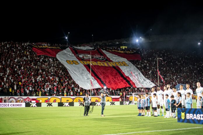 vitoria-e-multado-pelo-stjd-por-canticos-homofobicos-contra-wagner-leonardo