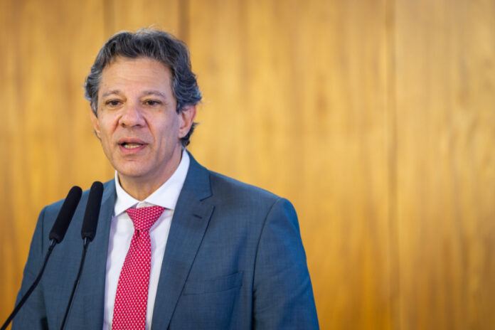 ‘brasil-e-uma-das-democracias-mais-consolidadas-do-mundo’,-argumenta-fernando-haddad