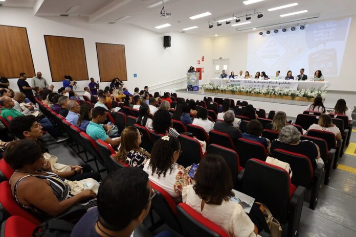 sec-oferece-aulas-gratuitas-de-portugues-e-matematica;-confira-locais