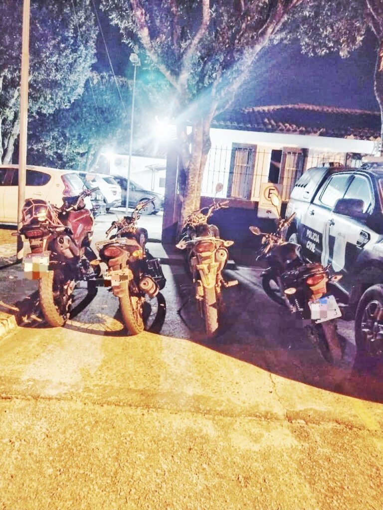 dupla-e-presa-com-motos-roubadas-e-arma-de-fogo-no-extremo-sul-baiano