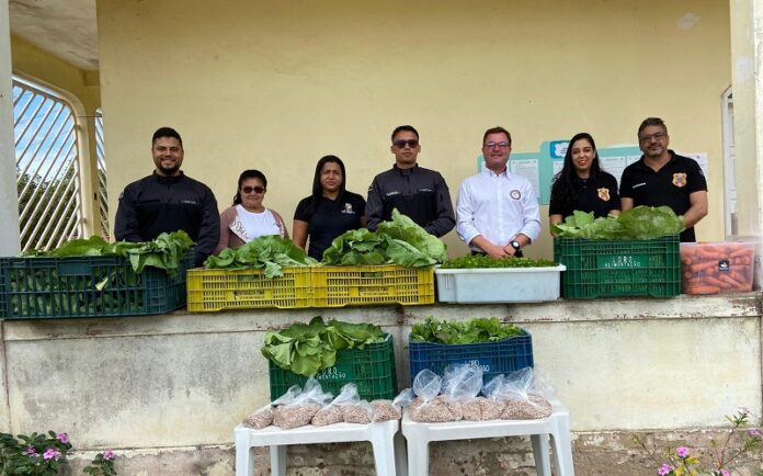 conjunto-penal-de-teixeira-de-freitas-doa-alimentos-organicos-para-centro-de-apoio-a-pessoas-em-situacao-de-rua