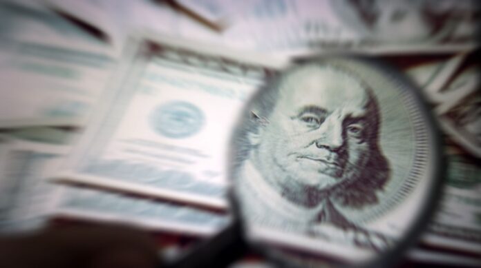 dolar-fecha-em-queda-em-dia-de-payroll-abaixo-do-esperado-nos-eua;-ibovespa-inicia-agosto-em-baixa