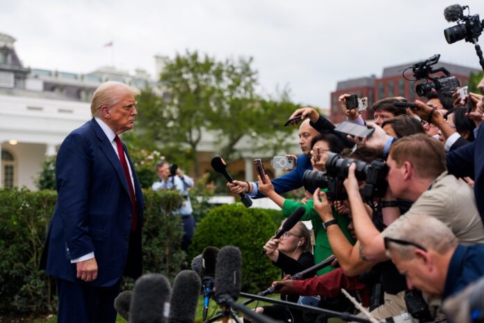 trump-diz-que-lula-pode-falar-com-ele-a-qualquer-momento:-‘vamos-ver-o-que-acontece-com-o-brasil’