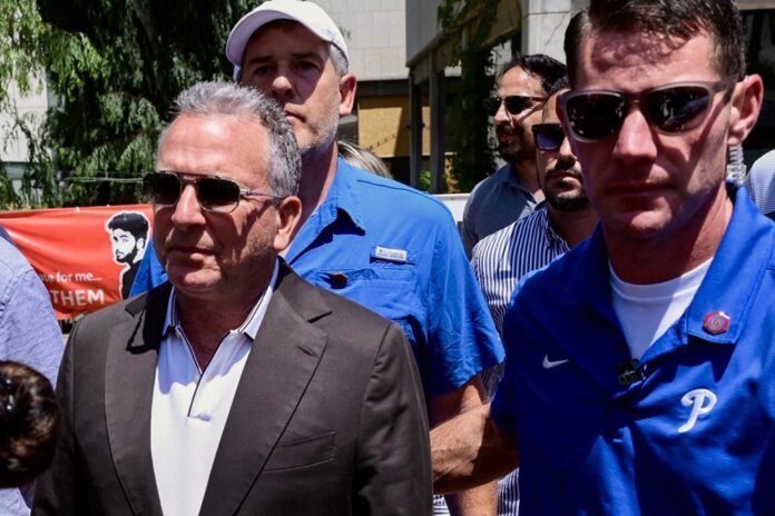 enviado-americano-se-reune-em-tel-aviv-com-as-familias-dos-refens-israelenses