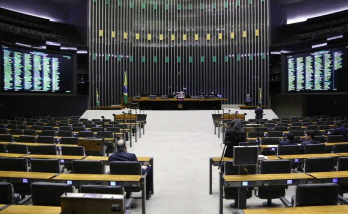 expulsoes-enfraquecem-bancada-do-partido-de-bolsonaro-na-camara
