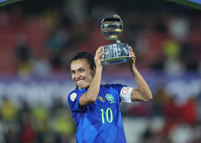 personagem-da-final-da-copa-america-feminina,-marta-faz-golaco,-perde-penalti,-reza-e-termina-coroada